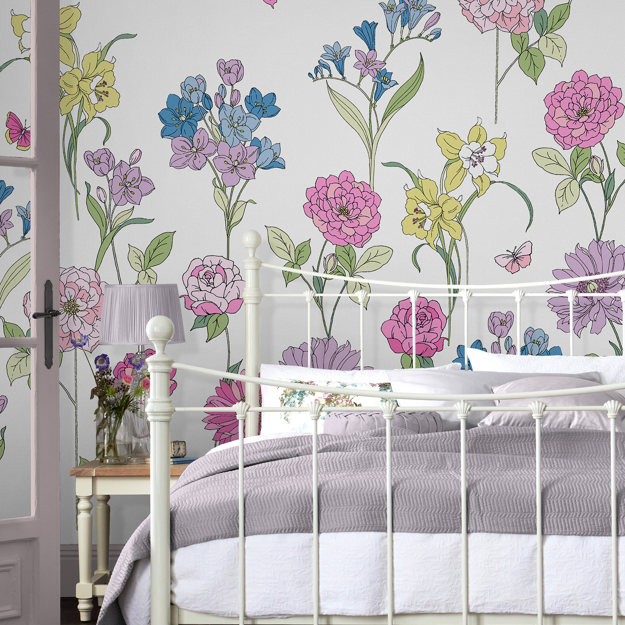 Gilly Floral Mural Wallpaper 119870 By Laura Ashley In Multi